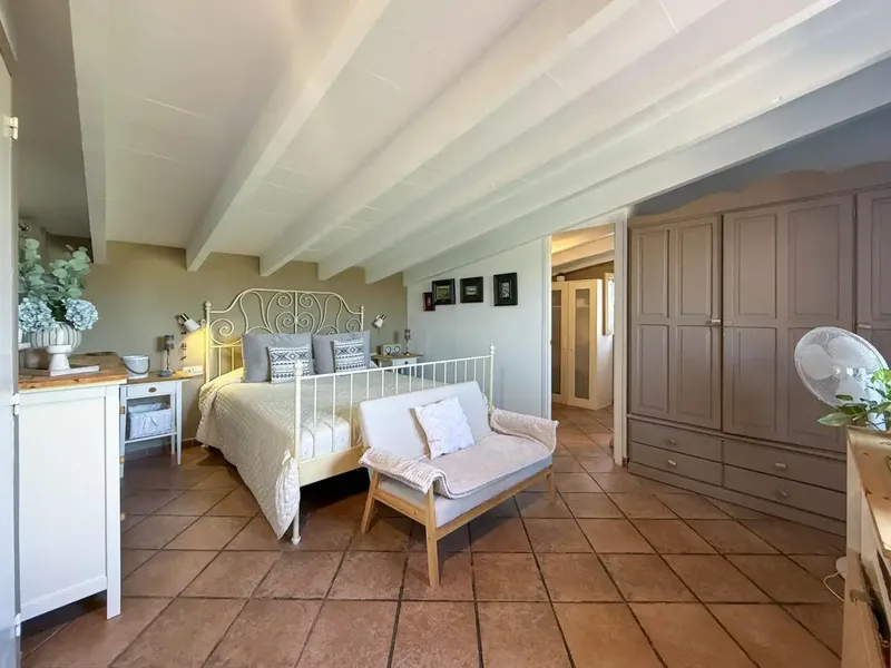 Discover this charming chalet ideal for comfort and tranquility. — photo 11
