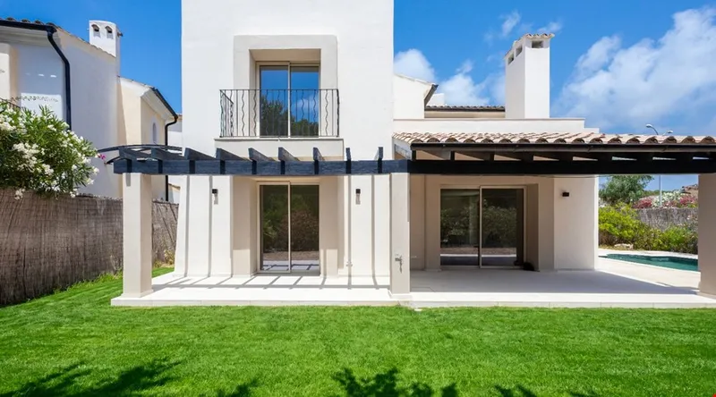 Stylish contemporary villa with private pool and golf course views in Santa Ponsa — photo 7