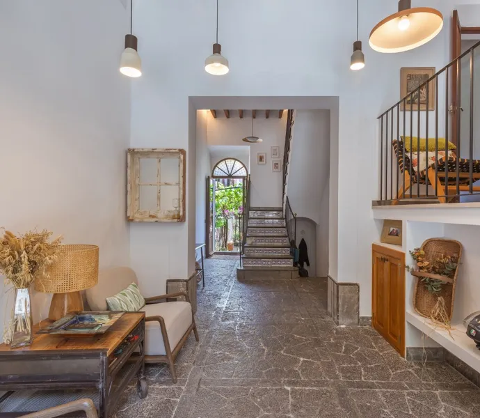 Traditional and renovated century-old townhouse in central Sóller — photo 2
