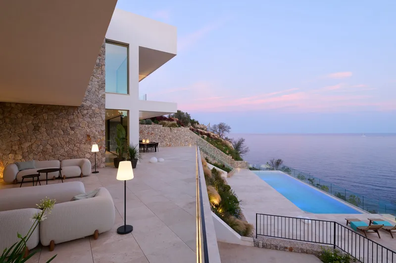 Unique property with private sea access in Sol de Mallorca - Marcel Remus Real Estate — photo 2