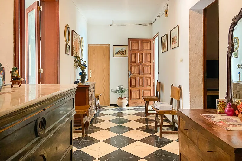 Townhouse with 3 residential units and great potential, ideal for the whole family! — photo 1