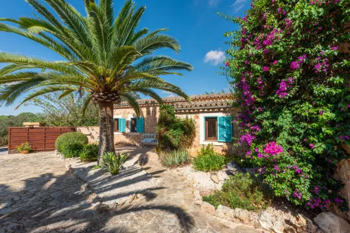Felanitx, authentic luxury finca with plenty of peace and quiet to relax by the pool in Felanitx — photo 3