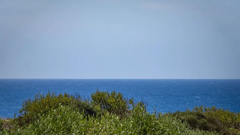 Natural stone chalet in Cap des Moro – with roof terrace and sea views — photo 8