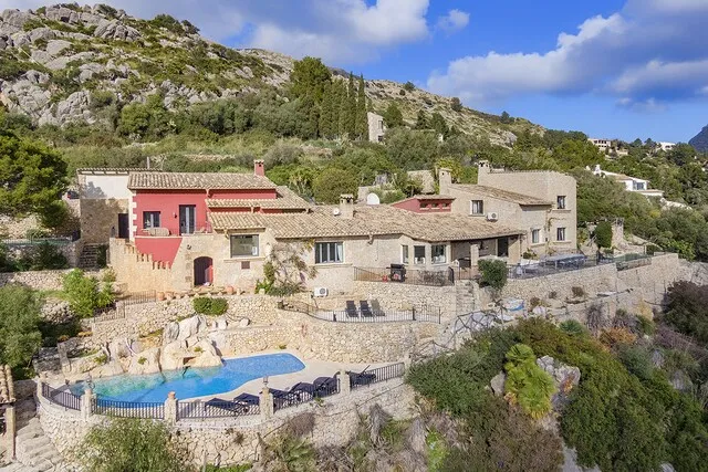 Outstanding sea view villa with holiday license for sale in Puerto Pollensa, Mallorca — photo 4