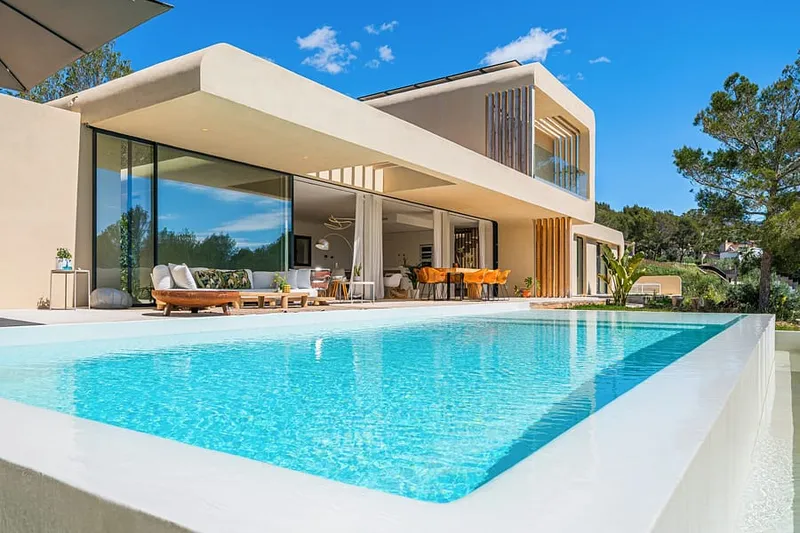 Stylish villa with a unique design — photo 4