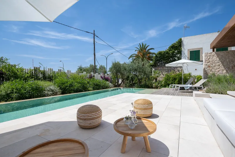 Frontline harbor villa with panoramic views and rural countryside — photo 3