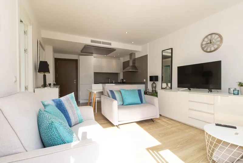Perfect holiday apartment just steps from the beach in Palmanova — photo 4