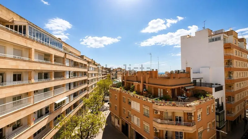 Flat / apartment for sale in Calle de Colubí — photo 3