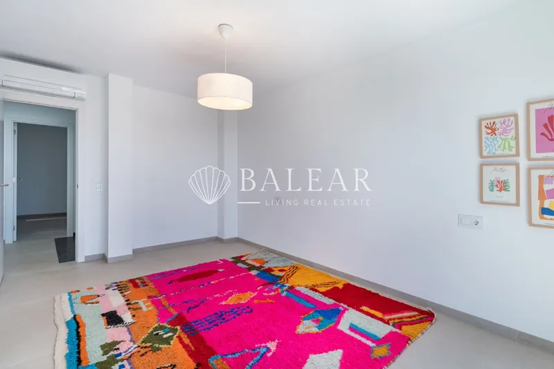 Semi-detached villa with private pool and garden in Sa Cabaneta — photo 12