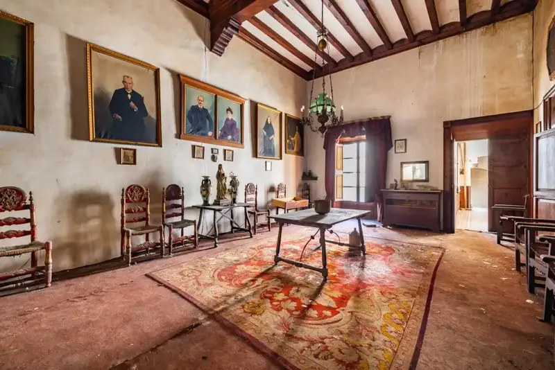 This magnificent 18th-century manor house is for sale in the heart of Sóller, just a stone's throw from the main square. — photo 3