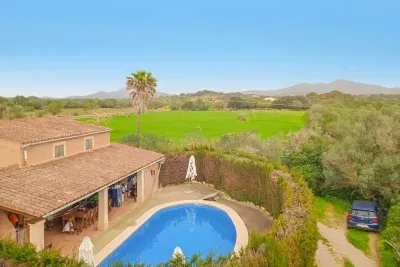 Large finca in the popular village of Cas Concos with pool — photo 1