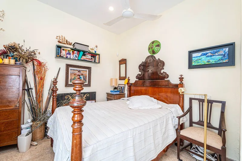 Penthouse with direct access, private garden and great renovation potential — photo 7
