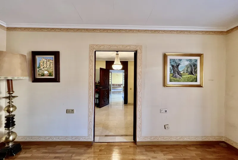 Apartment in a stately building in the old town of Palma — photo 7