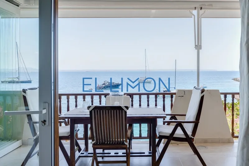 Apartment with Sea View — photo 2
