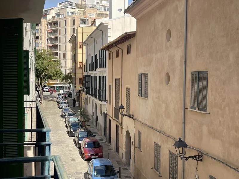 Opportunity! Apartment to refurbish, Palma centre near Jaime III, 3 bedrooms, 2 parkings. — photo 6