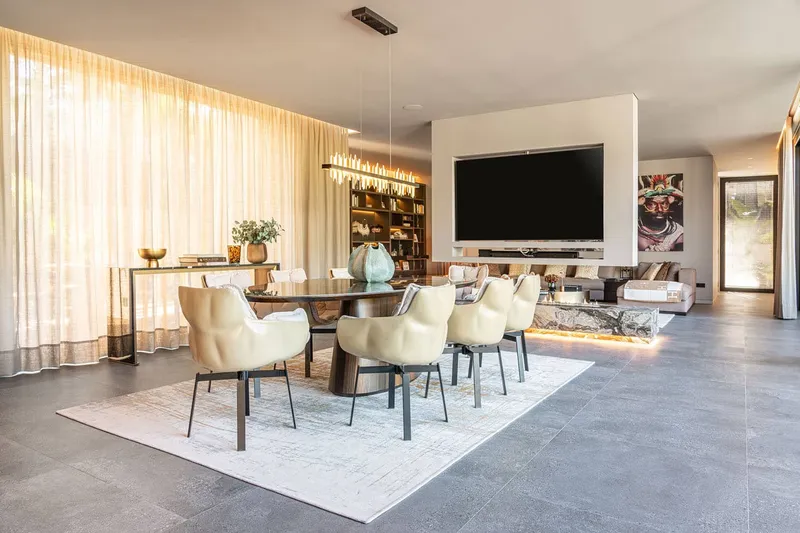 Exceptional designer villa in a quiet residential area near the coast — photo 9