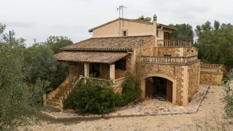 Traditional Mallorcan farmhouse in need of renovation — photo 3