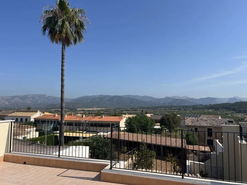 Near Palma: Stylish Newly Built Terraced House with Pool, Roof Terrace & Wonderful Views, Ref. 9447 — photo 11