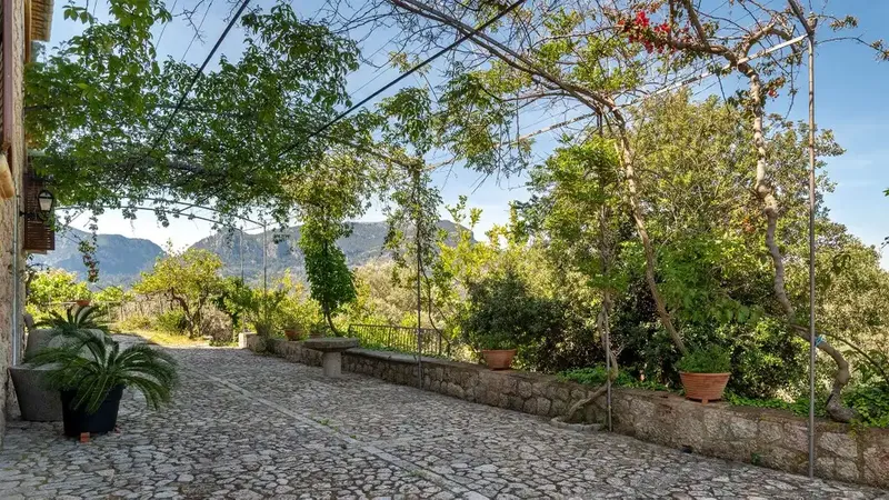 This beautiful estate is located in one of the most sought-after areas between Sóller and the Port of Sóller. — photo 2