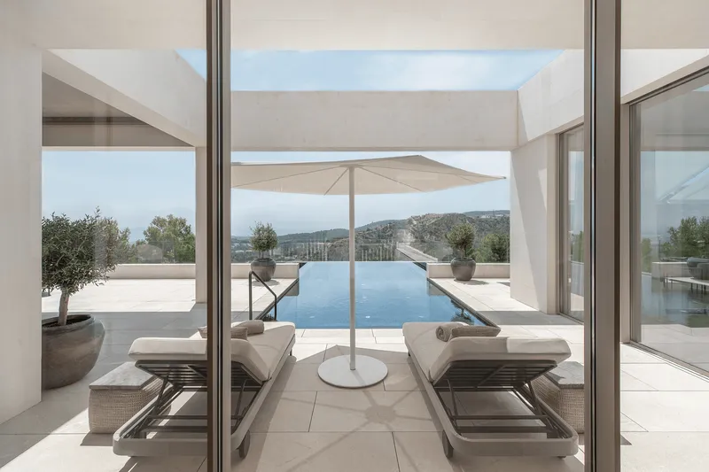 Seasonal rental villa with pool and sea views in Son Vida — photo 2
