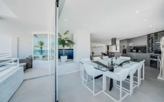 Renovated luxury apartment in 1st sea line with fantastic panoramic sea view — photo 10