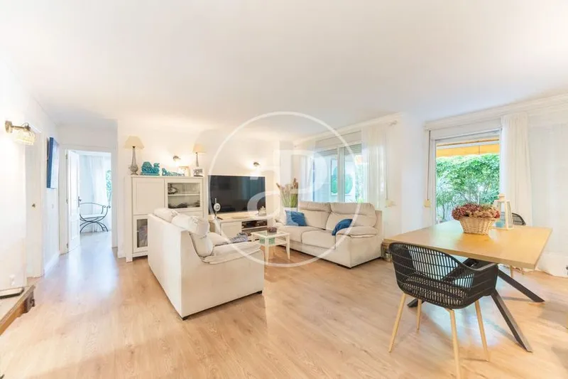 Flat / apartment in Calle de les Illes Pitiüses, Coll d'En Rabassa, Palma de Mallorca — photo 1