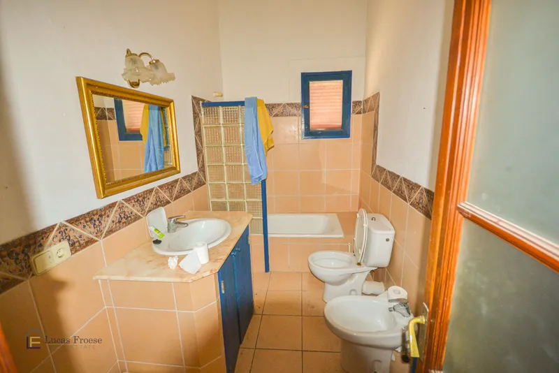 Large townhouse in the center of Felanitx — photo 5