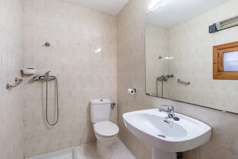 Charming Semi-Detached Home on Corner Plot in Son Espanyolet — photo 9