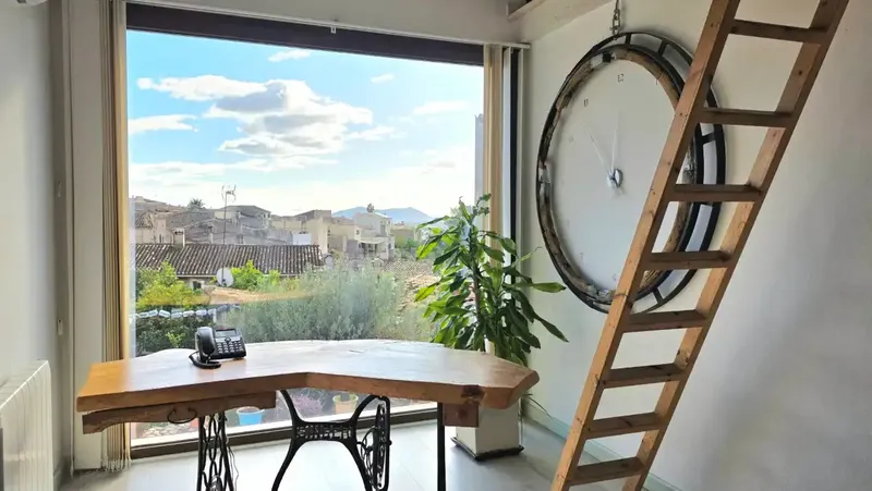 Located in the picturesque and quiet village of Caimari, just 4 km from Inca and at the foot of the Serra de Tramuntana, this property is a — photo 1