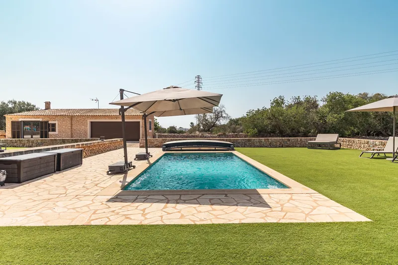 Natural stone finca for rent with 2 bedrooms and pool near Santanyi — photo 5