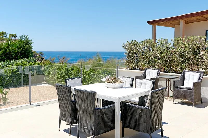 Exclusive: Modern villa above the Port Adriano marina with sea views - Marcel Remus Real Estate — photo 3