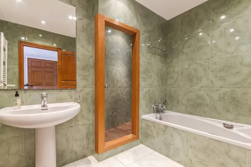 Unique, spacious family townhouse with the best rooftop in the city. With private pool and fantastic chill-out areas, as well as u — photo 9