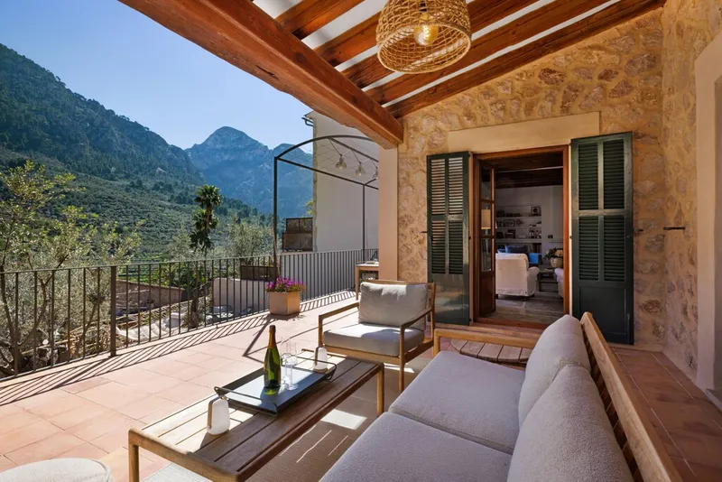Full of character house for sale in Fornalutx with mountain view and various terraces — photo 5