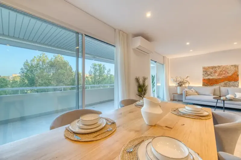 Located near the prestigious Real Bendinat golf course, this recently renovated penthouse offers the perfect blend of sophistication — photo 8