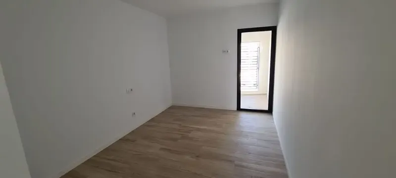 Bonito Piso en Primera Planta - Obra Reciente Reformada. — photo 9