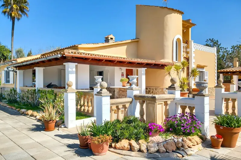 Attractive finca with guest apartment, pool, BBQ area & southwest orientation — photo 2