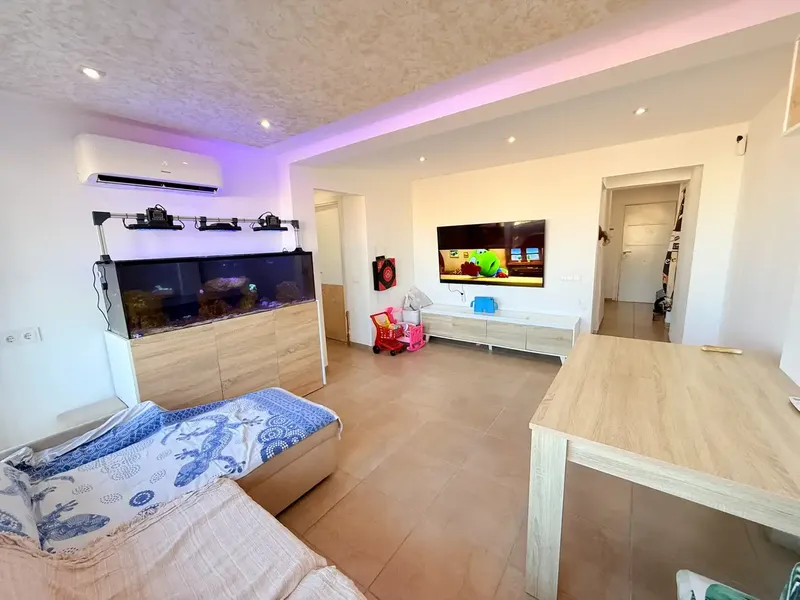PALMACASA INMOBILIARIA sells 3-bedroom flat in Son Gotleu, located on a 4th floor without lift, in a building from 1970. — photo 3