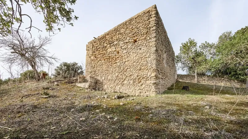 Nestled in the picturesque hill landscape of the Serra de Tramuntana, this 16,000 m2 finca is located near the village — photo 12