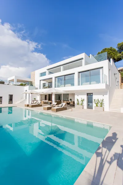 Espectacular villa moderna con vistas al mar y pista de tenis en Santa Ponsa — photo 9