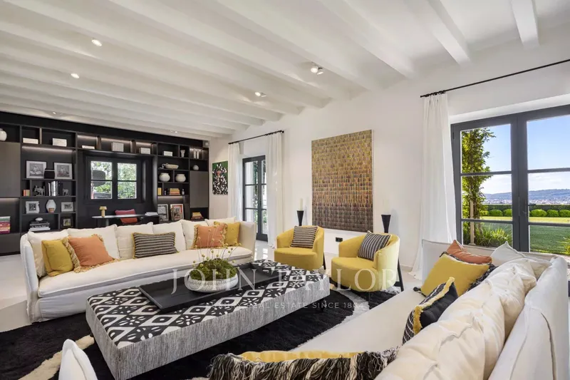 Villa for Sale in Santa Maria — photo 9