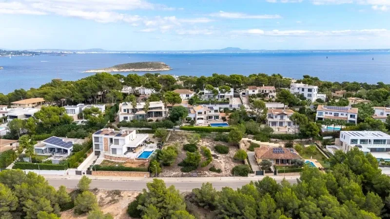 Exclusive Mediterranean villa with panoramic sea and harbour views in Port d'Andratx — photo 12