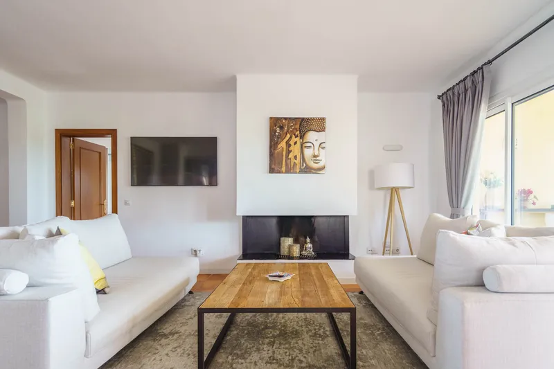 Elegant garden apartment in Santa Ponsa with golf course views — photo 2