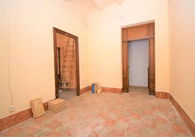Emblematic building of 374 m2 built for sale in Muro, ideal for renovation. — photo 9