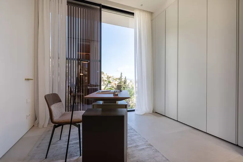 Elegant designer villa in a residential location — photo 10