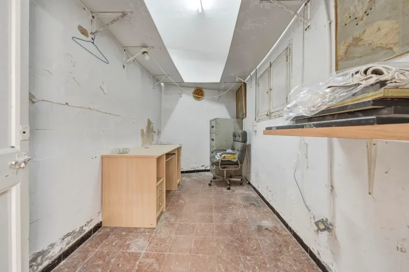 Commercial premises with large frontage, patio and multiple possibilities in Palma — photo 12