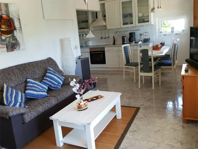 Einfamilienhaus mit Apartment auf Mallorca-Ostküste für 6 (9) Personen mit 3 Schlafzimmern und 2 Bädern, 100m bis zum Traum-Strand Cala Roma — photo 5