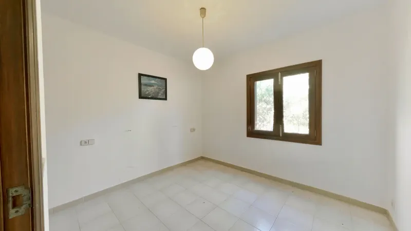This charming bungalow with great potential is located in an attractive and quiet residential area of Sa Coma, just a few minutes from the sea. — photo 12