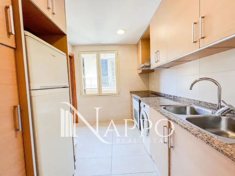 Nappo Real Estate tiene el placer de presentar este encantador piso en alquiler situado en la emblemática Plaza Major de Palma de Mallorca, — photo 8