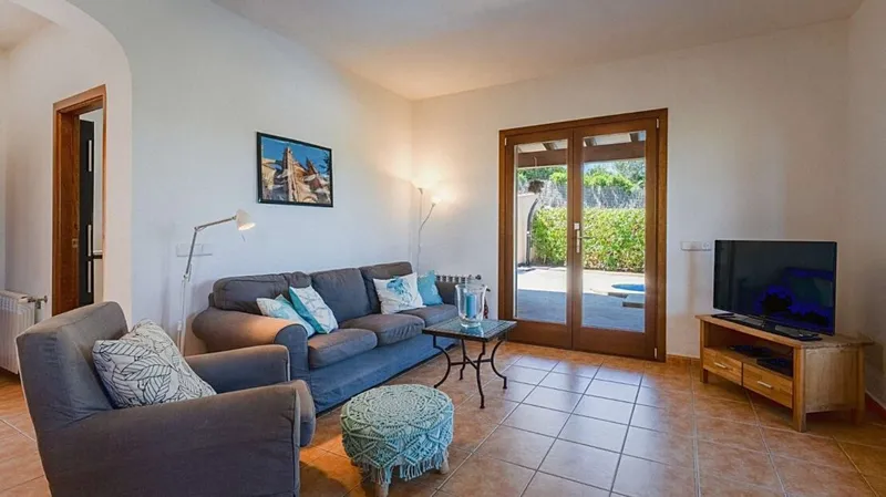 Chalet with pool and ETV in Cala Llombards – short walk to the sea — photo 7