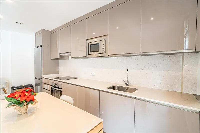 Bright, practically new flat in the exclusive Colegios area — photo 7